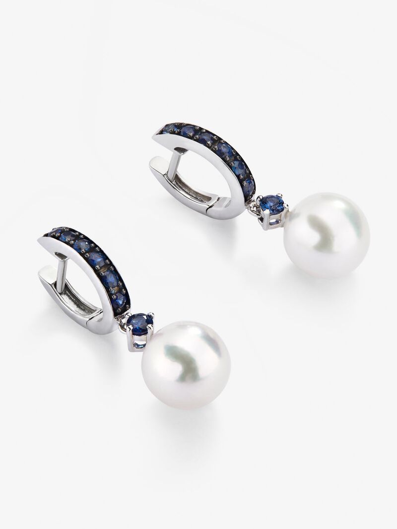 925 Silver hoop earring combined with 8.5 mm Akoya pearl and sapphire. image number 2