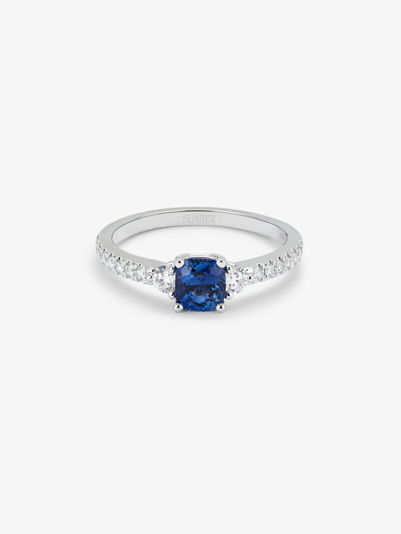 18K white gold triple ring with cushion-cut cornflower blue sapphire of 1.09 cts and 16 brilliant-cut diamonds with a total of 0.28 cts image number 2