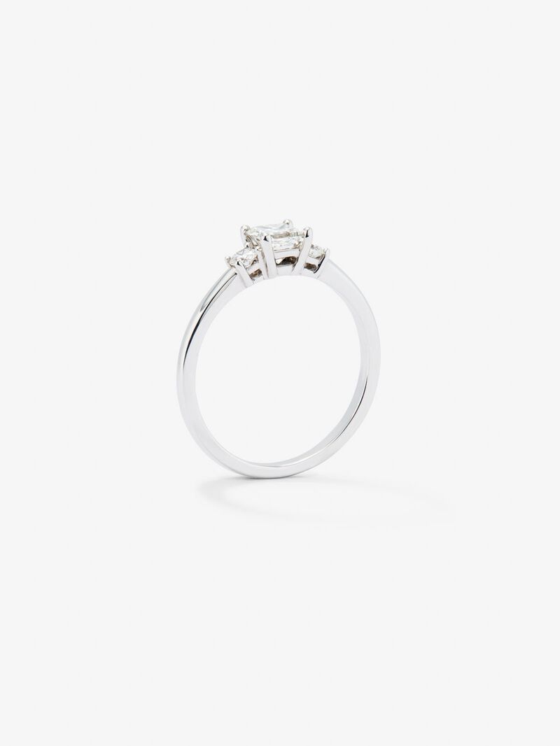 18K white gold triple ring with princess cut diamond of 0.4 cts and 2 brilliant cut diamonds with a total of 0.14 cts image number 5