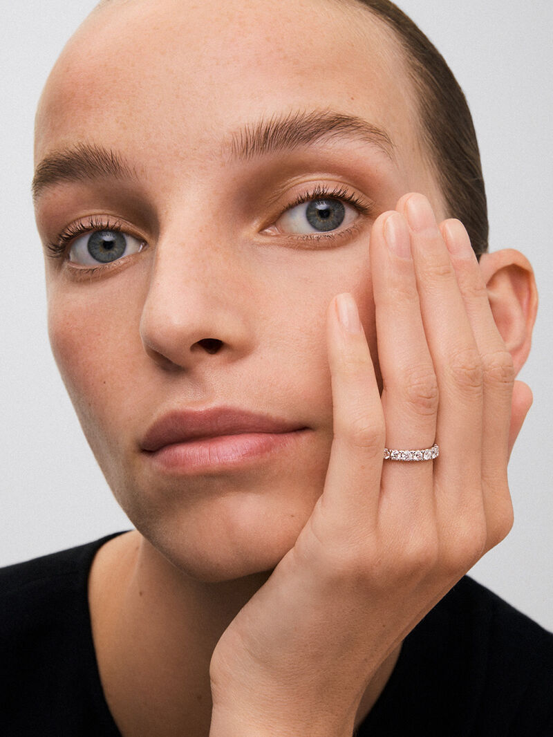 Half ring in 18K white gold with 9 brilliant-cut diamonds with a total of 0.81 cts image number 1