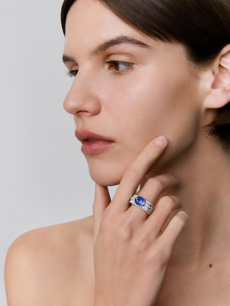 18K White Gold Ring with Blue Sapor image number 3