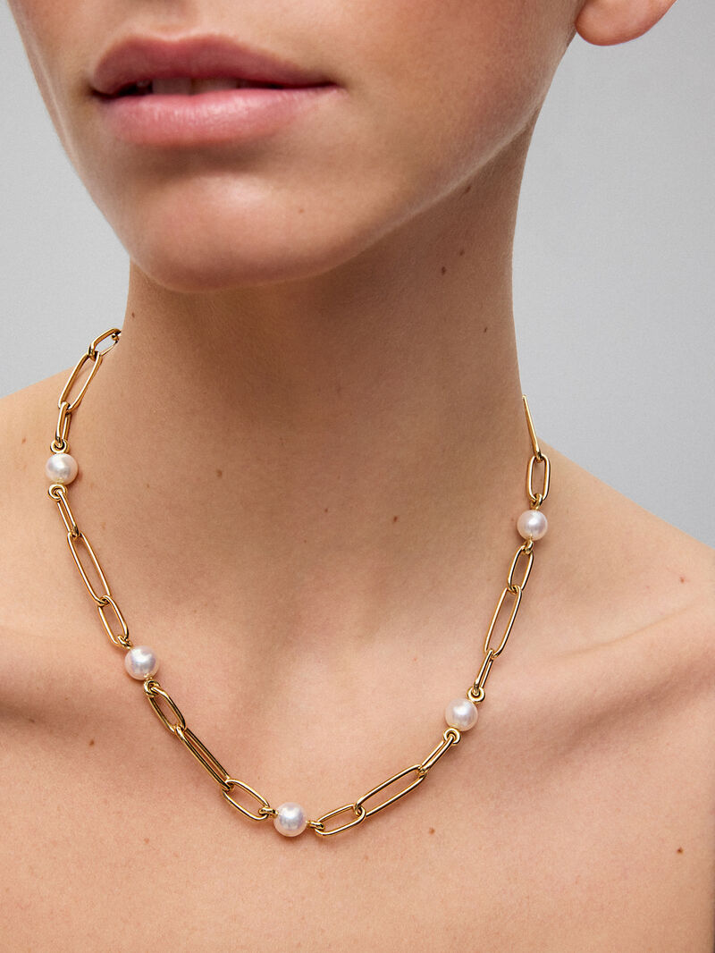 18K yellow gold link necklace with 5 8mm akoya pearls image number 3