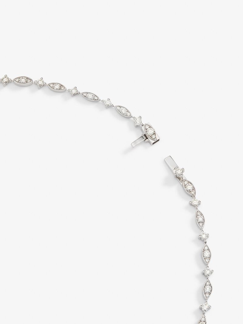 18K white gold necklace with white pear, emerald and bright diamonds of 9.05 cts image number 4