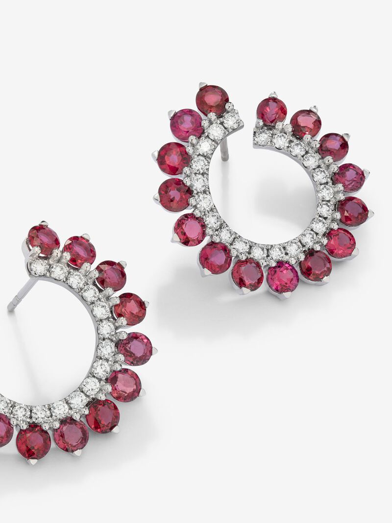 18K white gold hoop earrings with 30 brilliant-cut rubies with a total of 6.52 cts and 42 brilliant-cut diamonds with a total of 1 cts image number 2