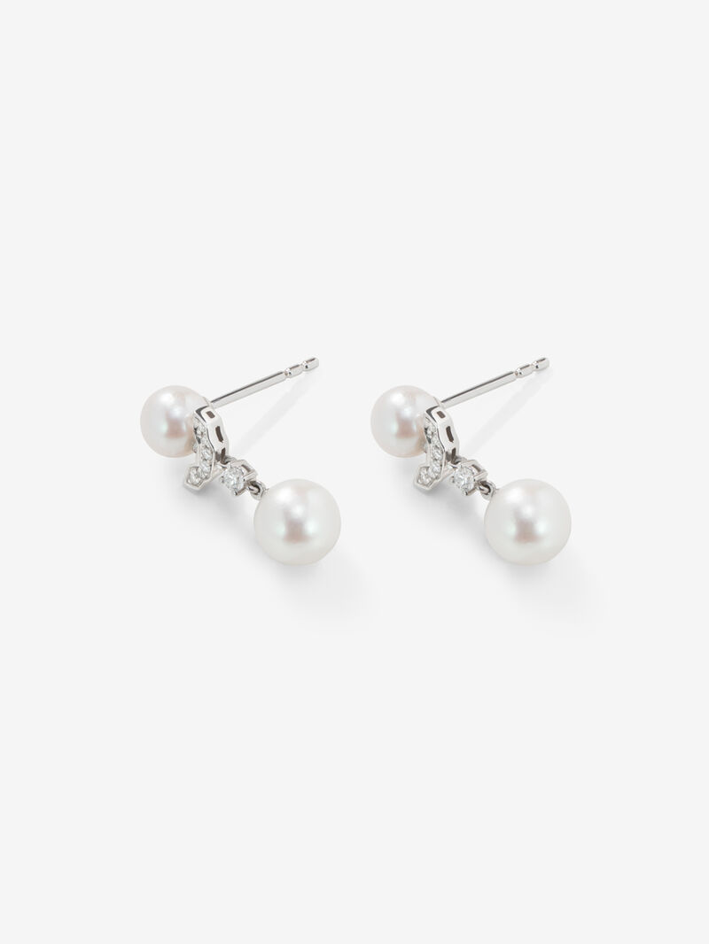 Small 18k white gold earring with Akoya pearls and diamonds. image number 2
