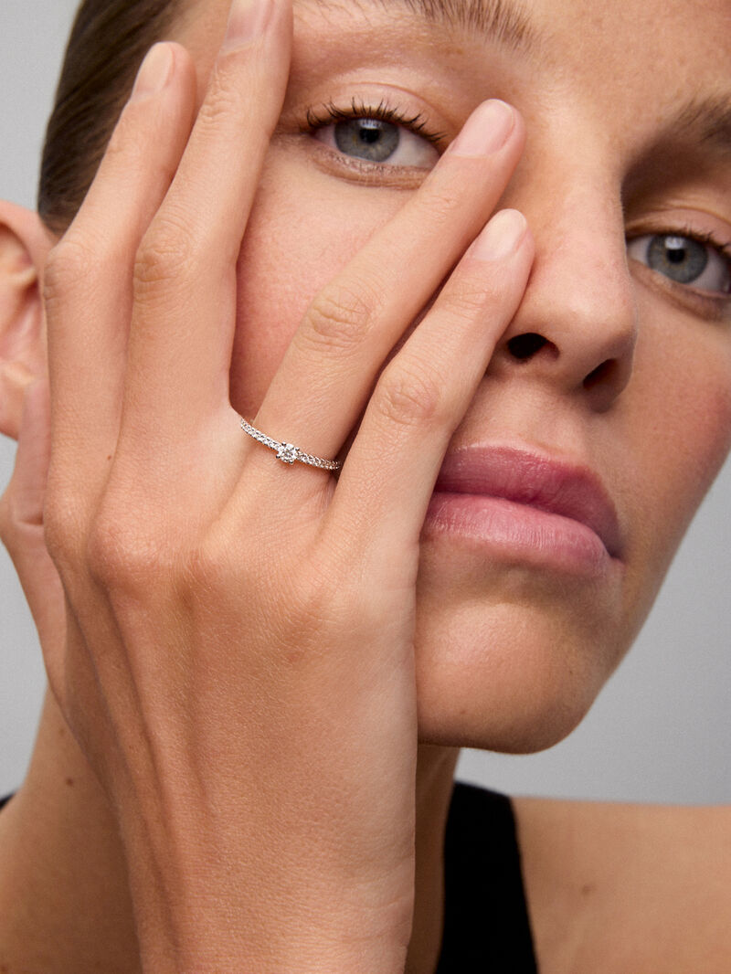 18K White Gold Commitment Ring with Diamonds image number 1