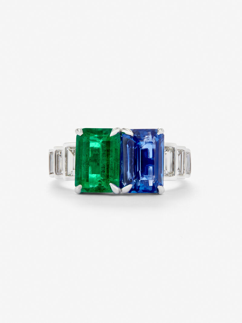 You and me ring in 18K white gold with blue sapphire in octagonal cut of 2.82, green emerald in octagonal cut of 1.98 cts and 6 diamonds in baguette cut with a total of 0.69 cts image number 2