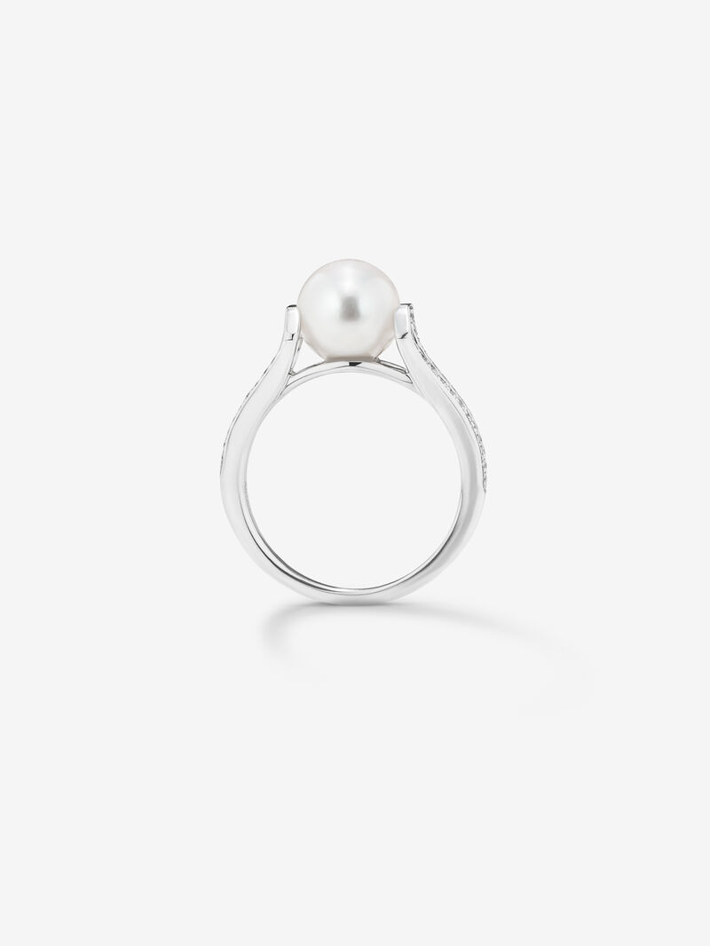 18k white gold ring with Akoya pearl and diamonds image number 4