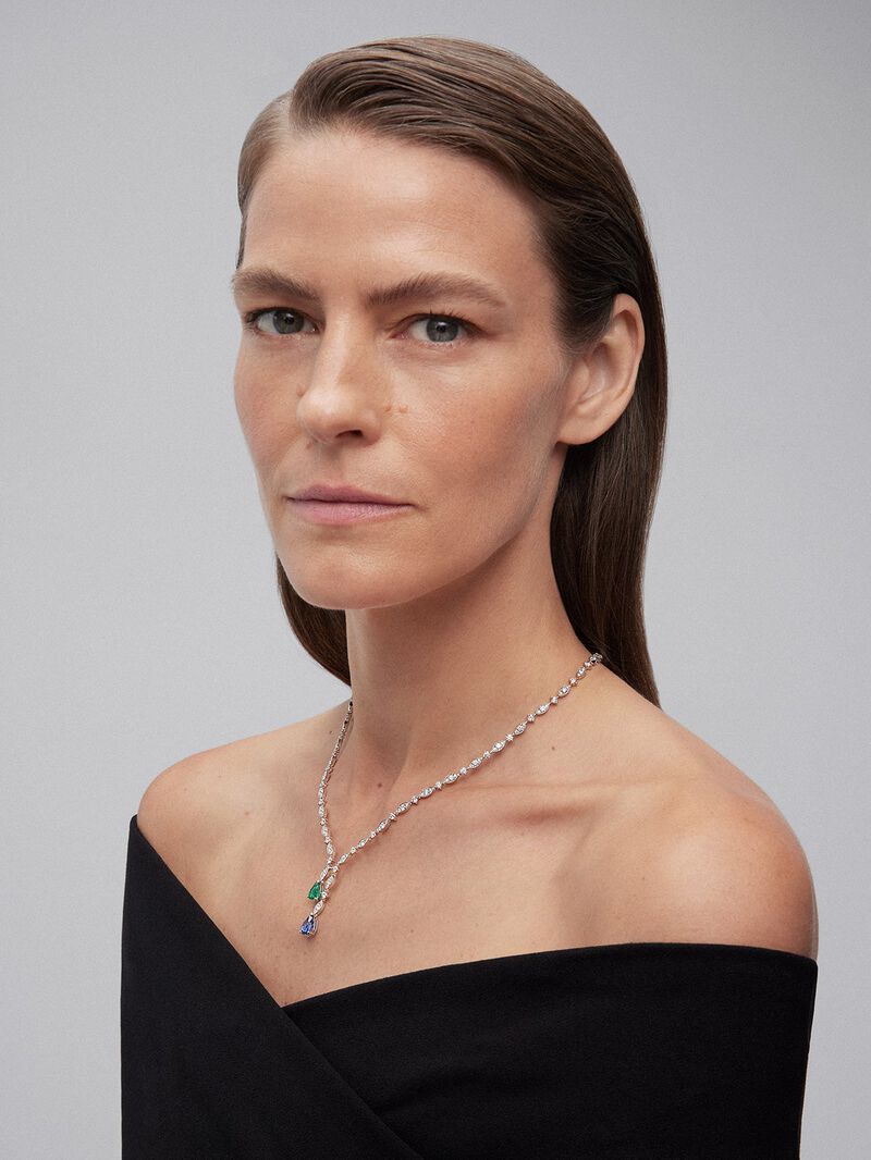 18K white gold necklace with intense blue zafiro in 1.76 cts pear size, emerald green in 0.96 cts and white diamonds in a bright size of 6.48 cts image number 3