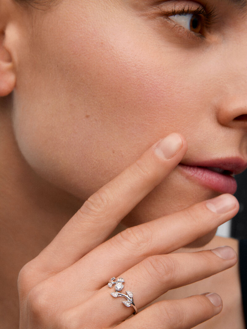 18K white gold ring with 13 brilliant-cut diamonds with a total of 0.19 cts image number 3