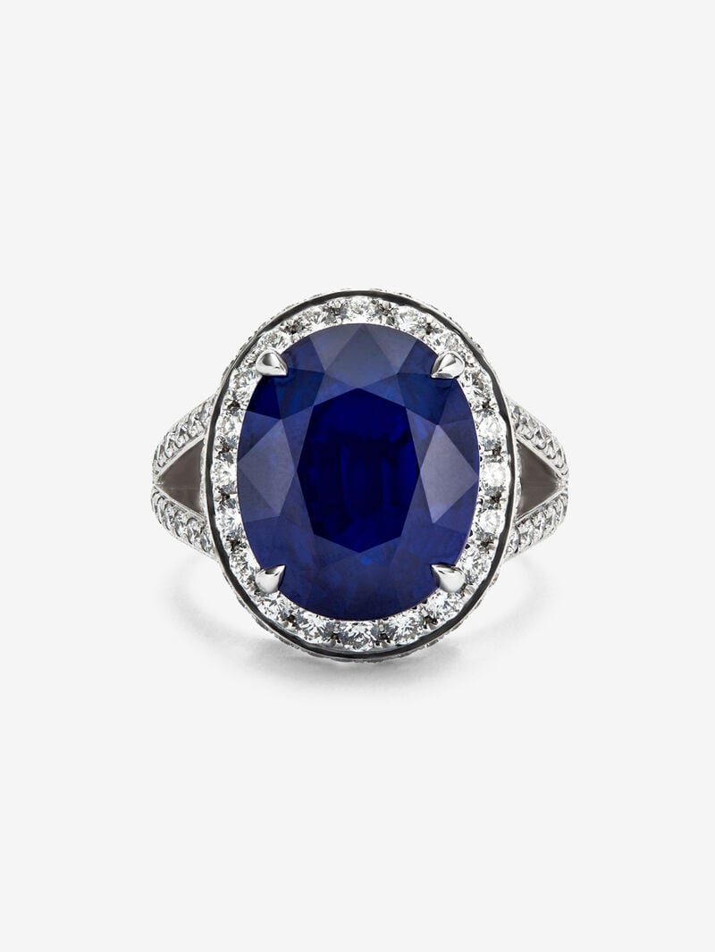 18K white gold ring with oval-cut royal blue sapphire of 12.64 cts and border and arm of 93 diamonds with a total of 1.74 cts image number 2