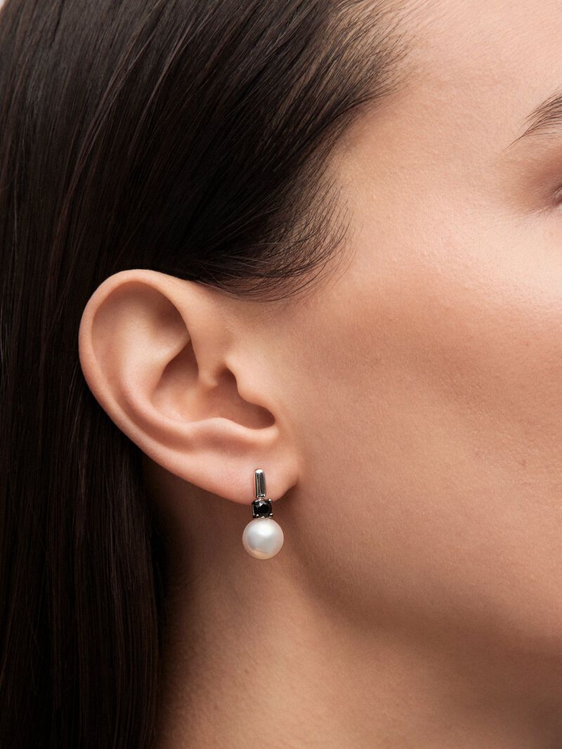 925 silver earrings with 2 brilliant-cut black spinels and 8.5mm Akoya pearls image number 1