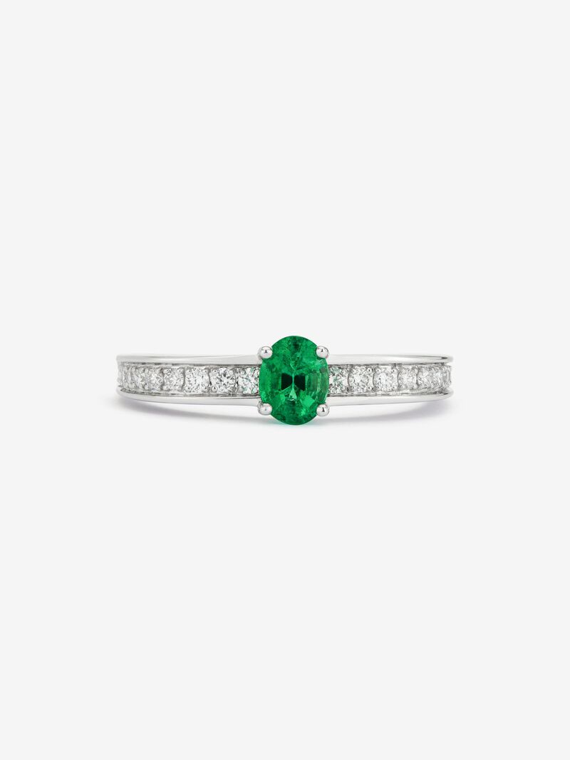 18K white gold ring with oval-cut emerald of 0.39 cts and 22 brilliant-cut diamonds with a total of 0.16 cts image number 1