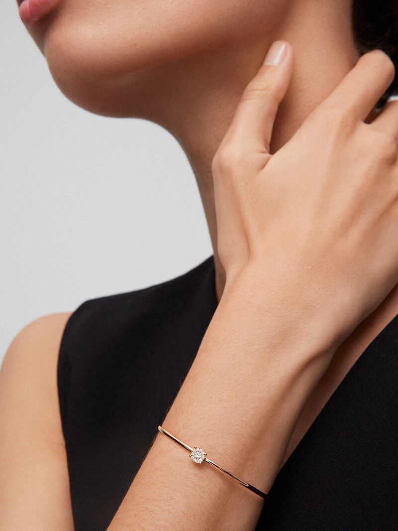 Rigid 18K rose gold bracelet with 11 brilliant-cut diamonds with a total of 0.21 cts image number 1