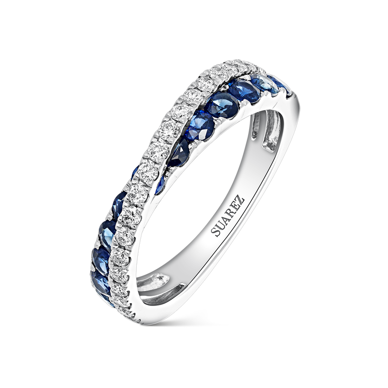 Anillo cruzado de oro blanco de 18kt con zafiros azules y diamantes, SO17029-OBZAZD_V