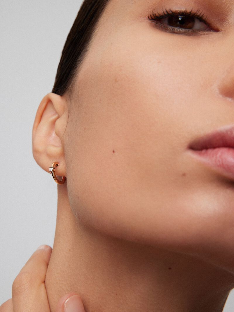 18kt rose gold earrings with diamonds image number 1