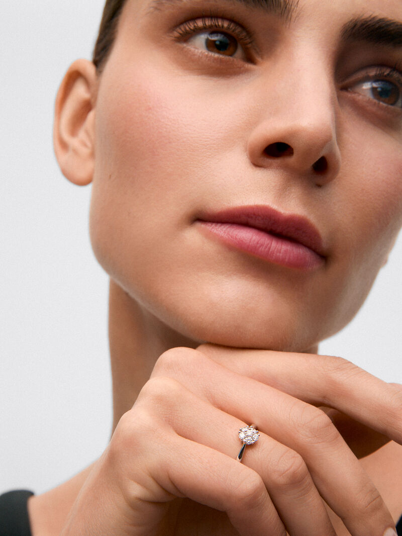 18K White Gold Diamond Pave Ring image number 1