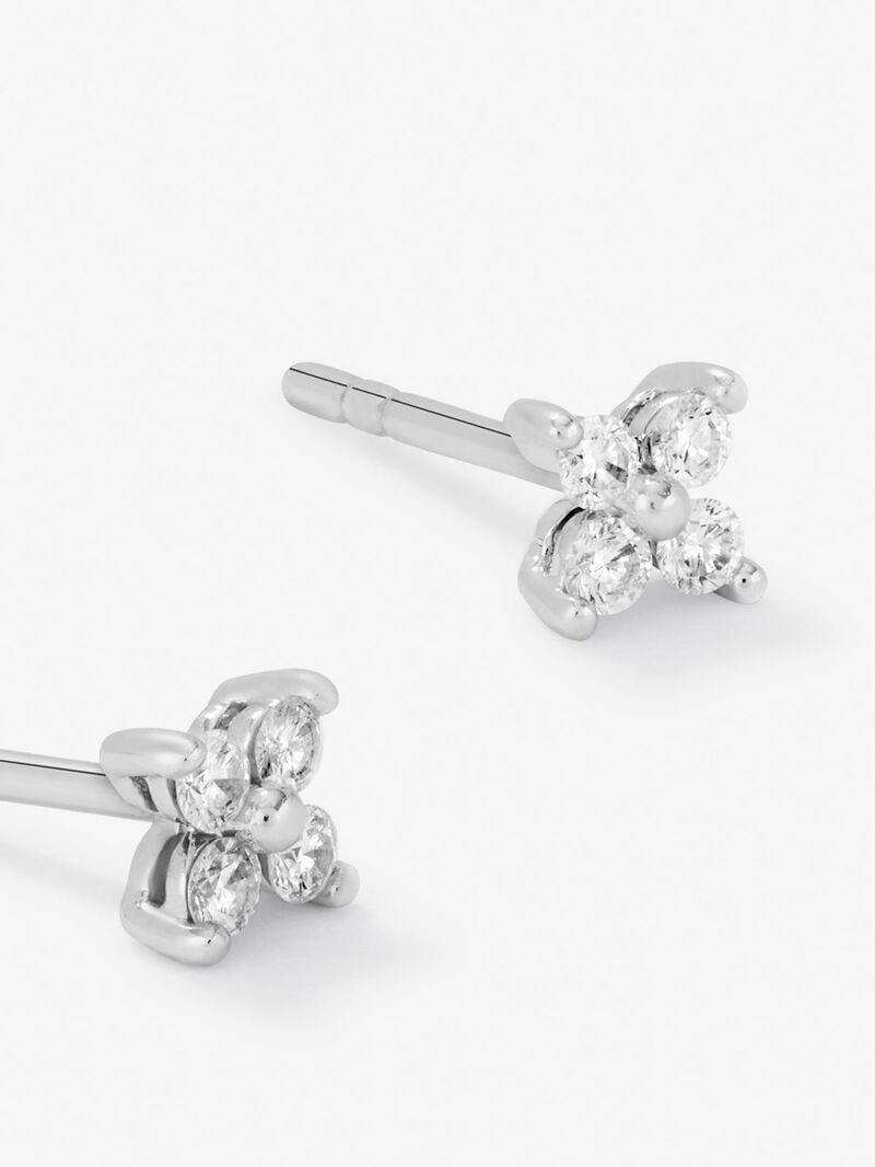 18K White Gold Flower Earrings with Diamonds image number 2