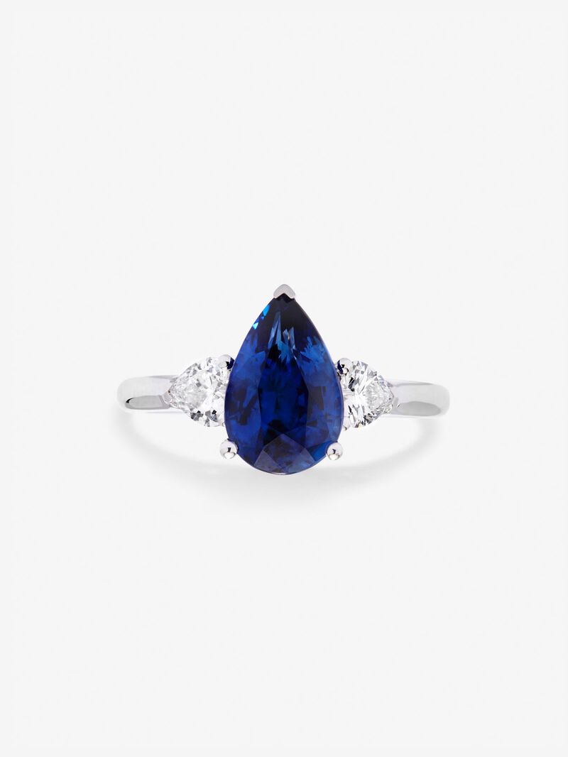 18K white gold ring with pear-cut royal blue sapphire of 2.54 cts and 2 heart-cut diamonds with a total of 0.38 cts image number 2