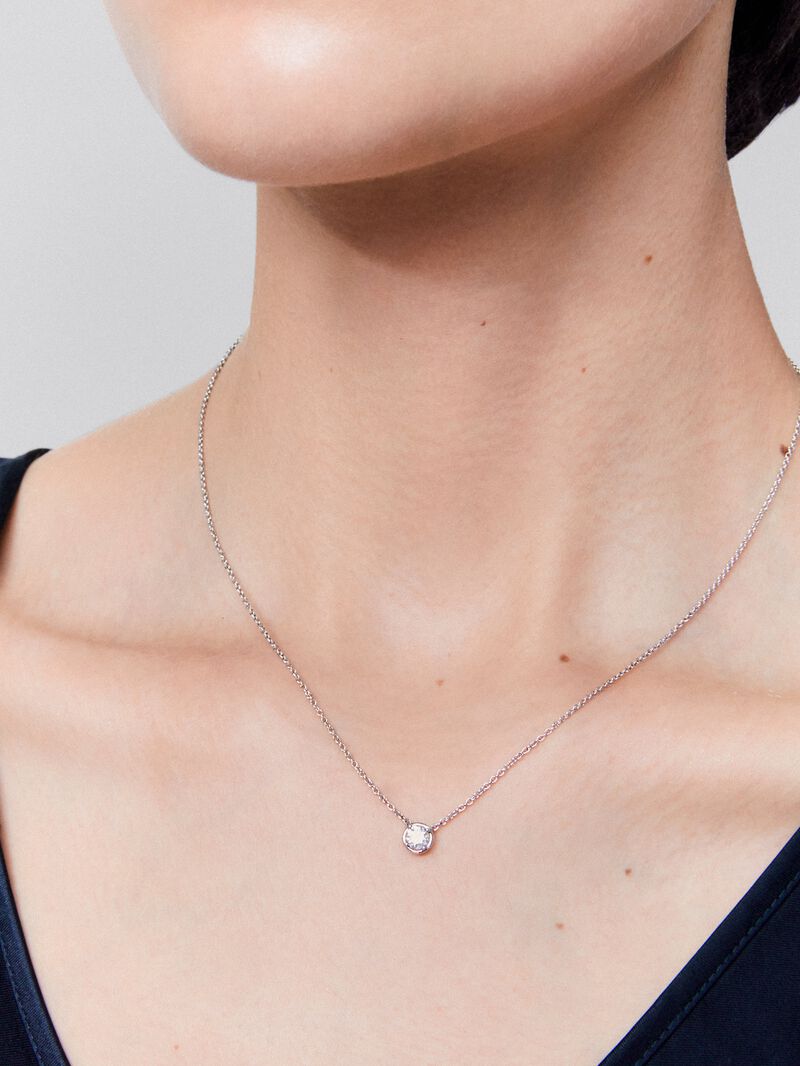 18K white gold chain pendant with solitary diamond image number 1