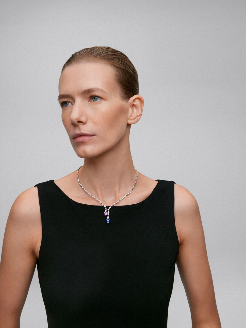 18K white gold necklace with blue cornflower sapphir image number 3