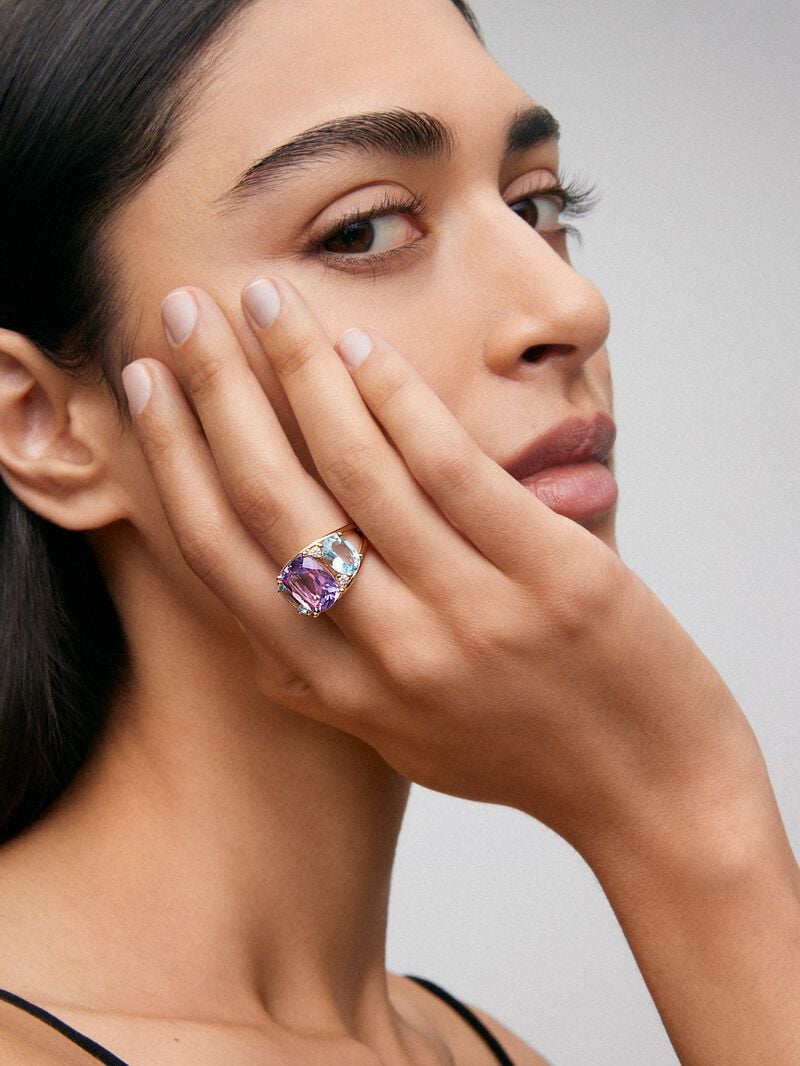 18K yellow gold ring with purple ameter in 5.5 cts Cushion size, Sky blue sky tapacios in 4.65 cts and white diamonds in a brilliant size of 0.15 cts image number 3