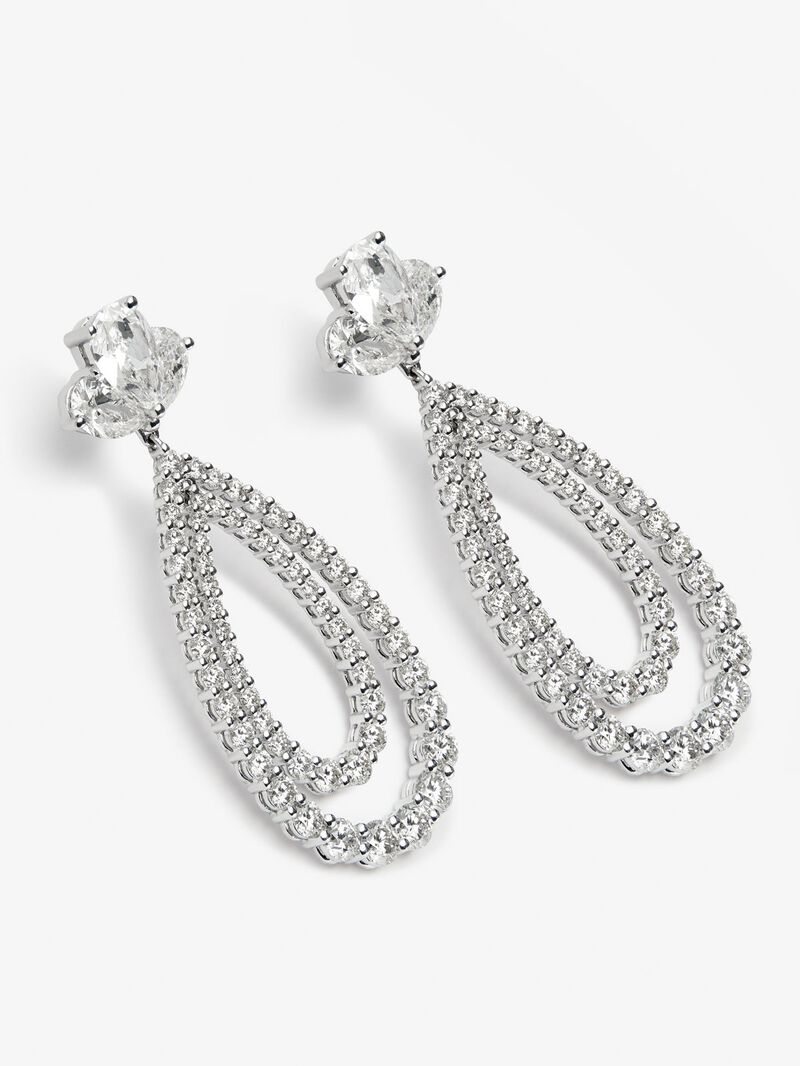 18K white gold earrings with 120 brilliant-cut diamonds with a total of 4.49 cts and 6 pear-cut diamonds with a total of 3.42 cts image number 2