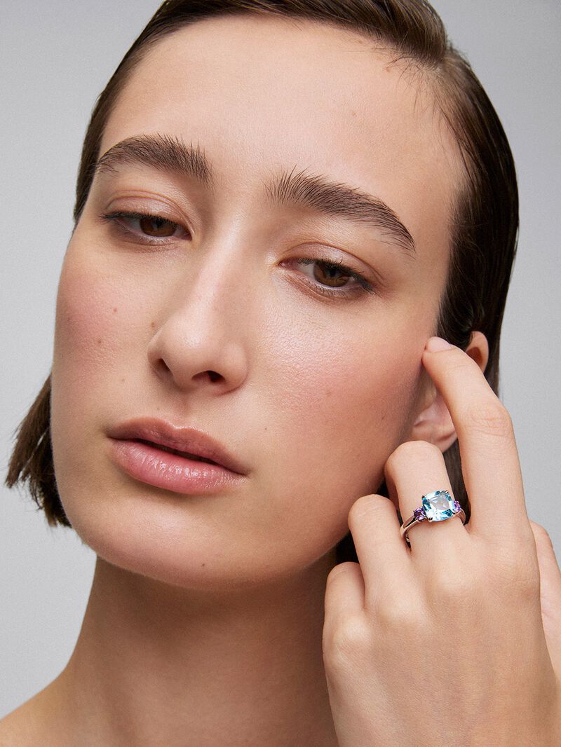 925 silver triple ring with cushion-cut sky blue topaz and brilliant-cut purple amethysts image number 3