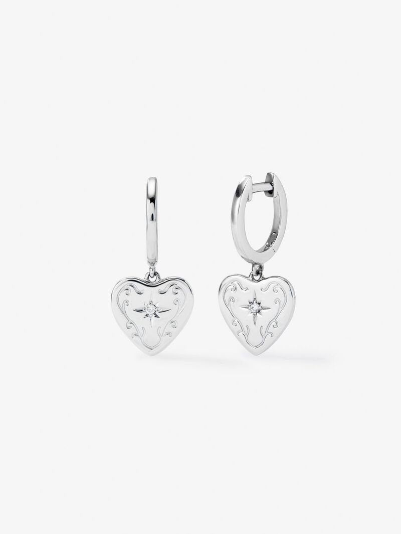 Silver earrings with diamonds image number 0