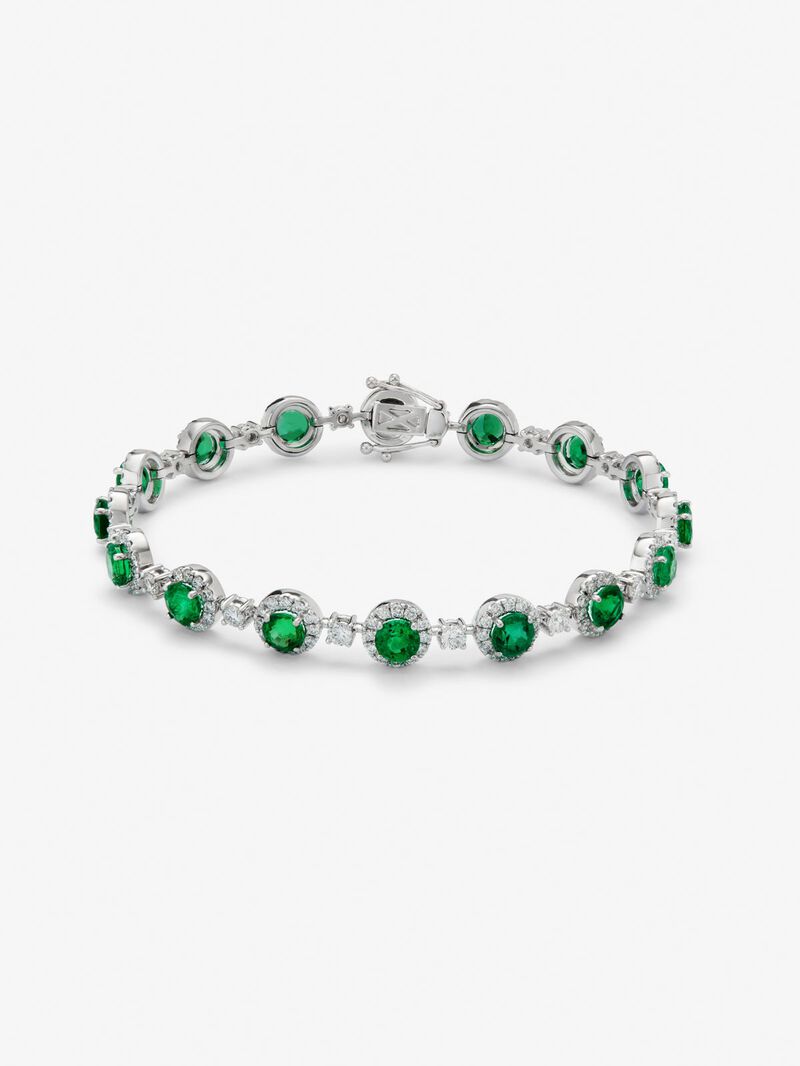 18K white gold bracelet with 16 brilliant-cut emeralds with a total of 5.58 cts and 208 brilliant-cut diamonds with a total of 2.73 cts image number 0