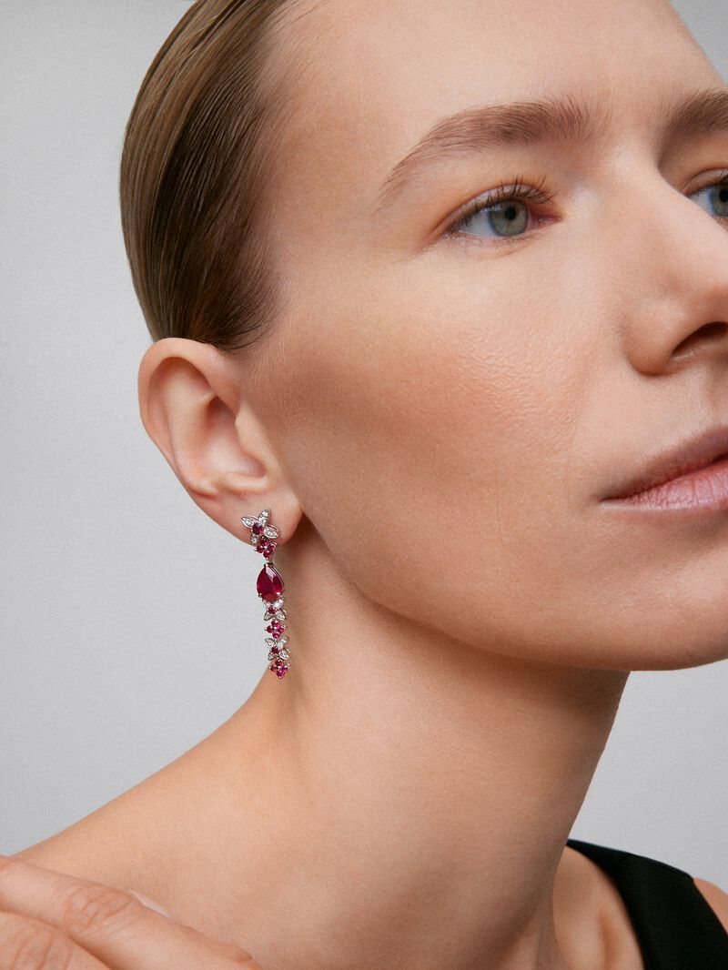 18k white gold earrings with red Pigeon blod rubies in pear size of 3.95 cts, red ruby ​​in bright size 1.63 cts and white diamonds in bright size of 0.5 cts image number 3