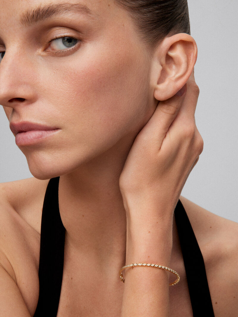 Rigid 18K yellow gold bracelet with 21 brilliant-cut diamonds with a total of 0.29 cts image number 3