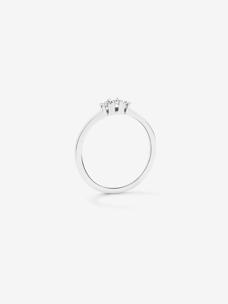 18K White Gold Trilogy Ring with Diamonds image number 4