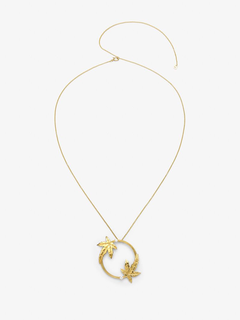 Maple Leaf 18K Yellow Gold Pendant with Diamonds image number 0