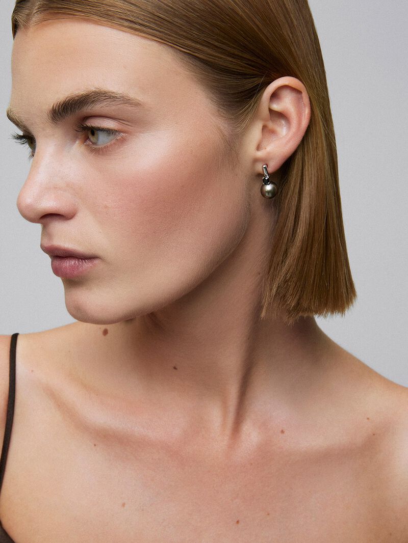 925 silver earrings with 2 brilliant-cut black spinels and 2 9.5mm Tahitian pearls image number 1