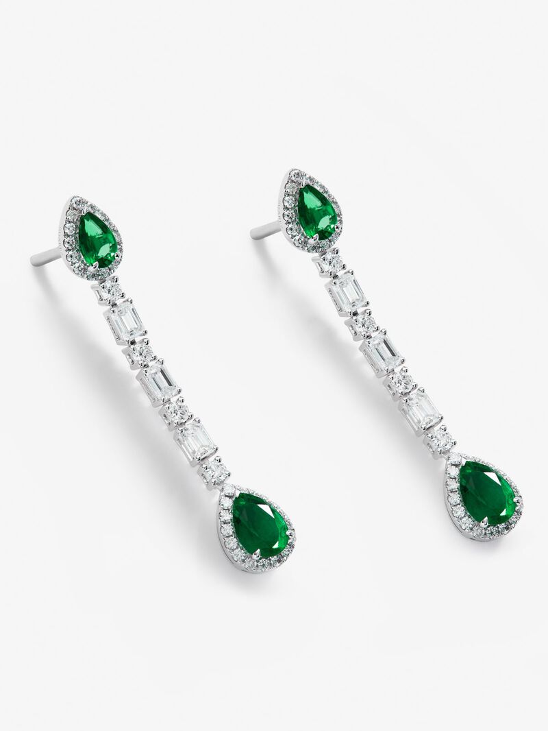 18K white gold earrings with green emeralds in 2.06 cts and white diamonds in emerald and bright 2.04 cts image number 2
