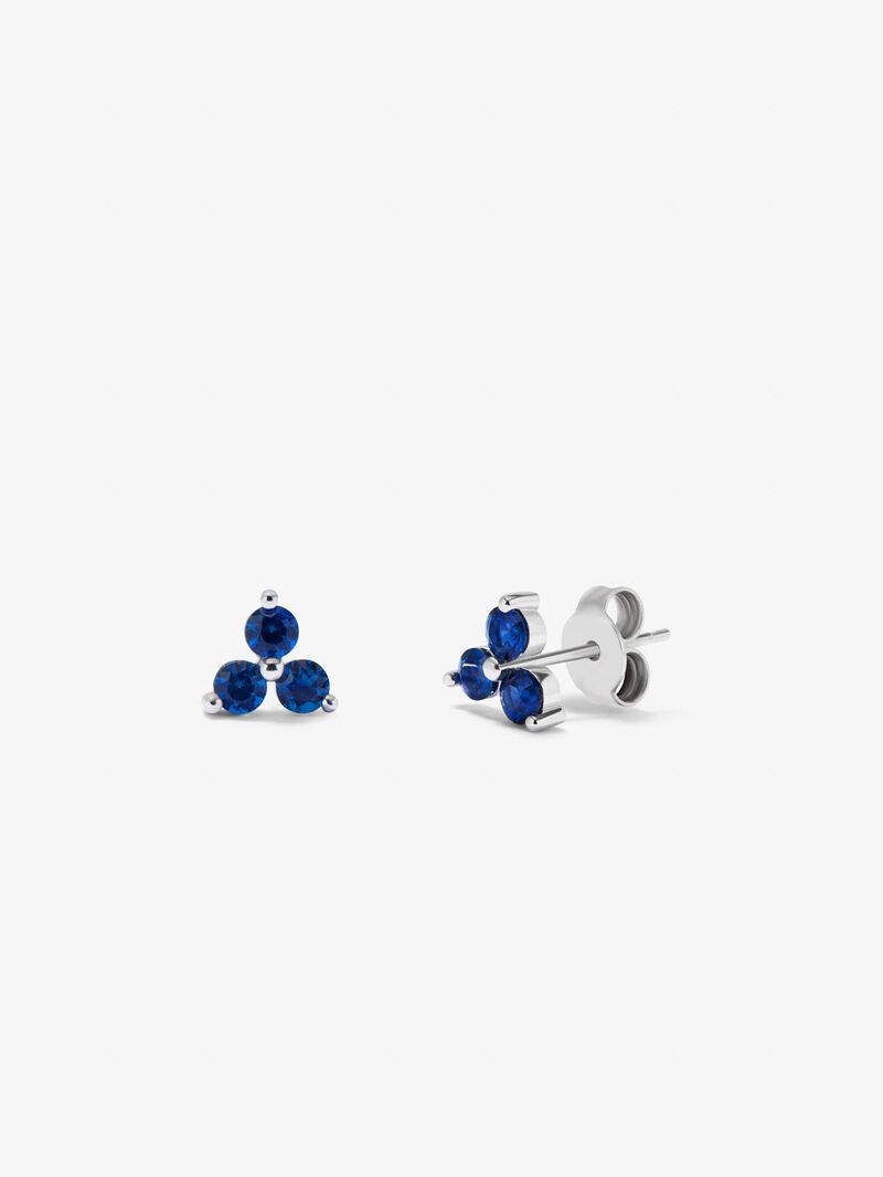 18k white gold earrings with blue sapphires in a brilliant size of 0.77 cts image number 0