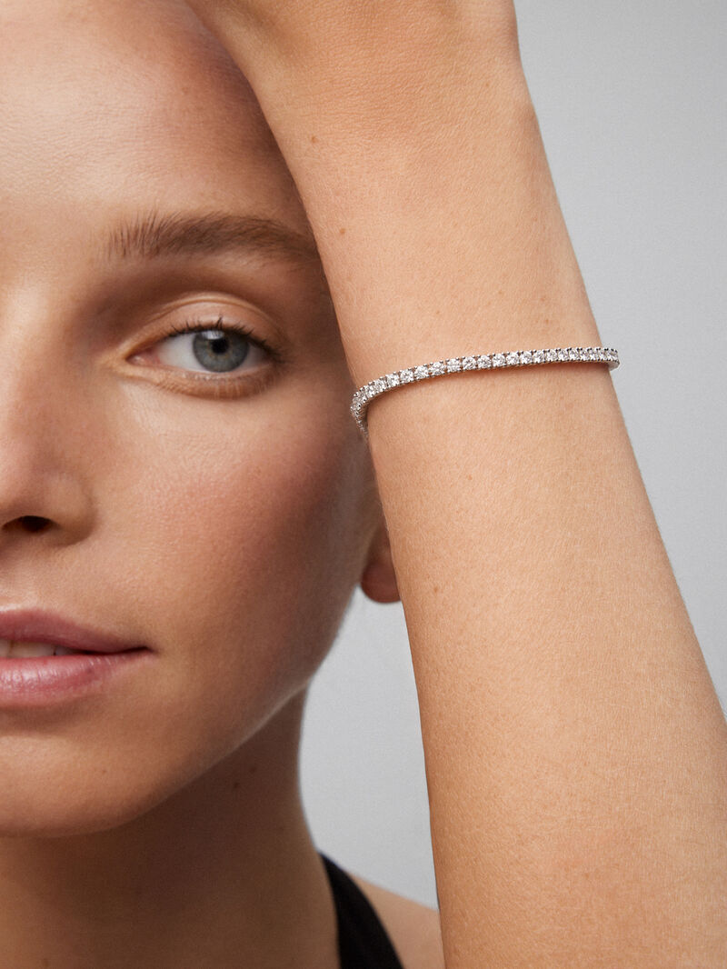 18K white gold rivière bracelet with 62 brilliant-cut diamonds with a total of 3.63 cts image number 1
