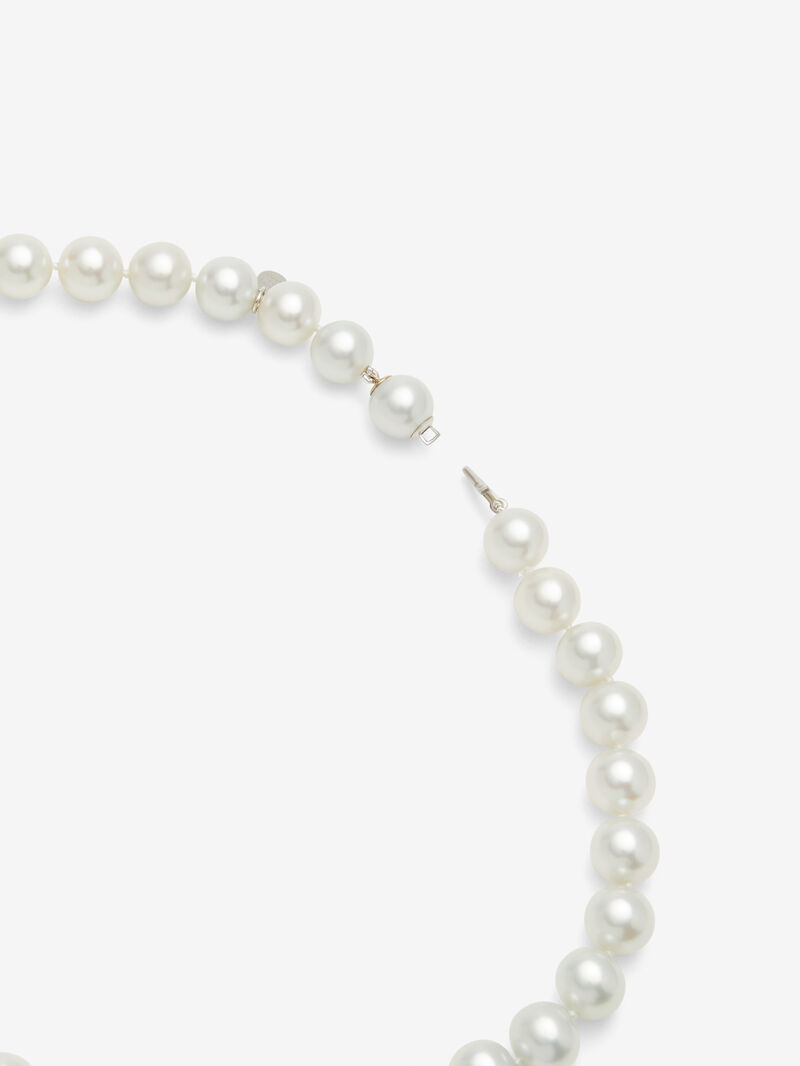 Australian Pearl Pendant with 18K White Gold Clasp image number 4
