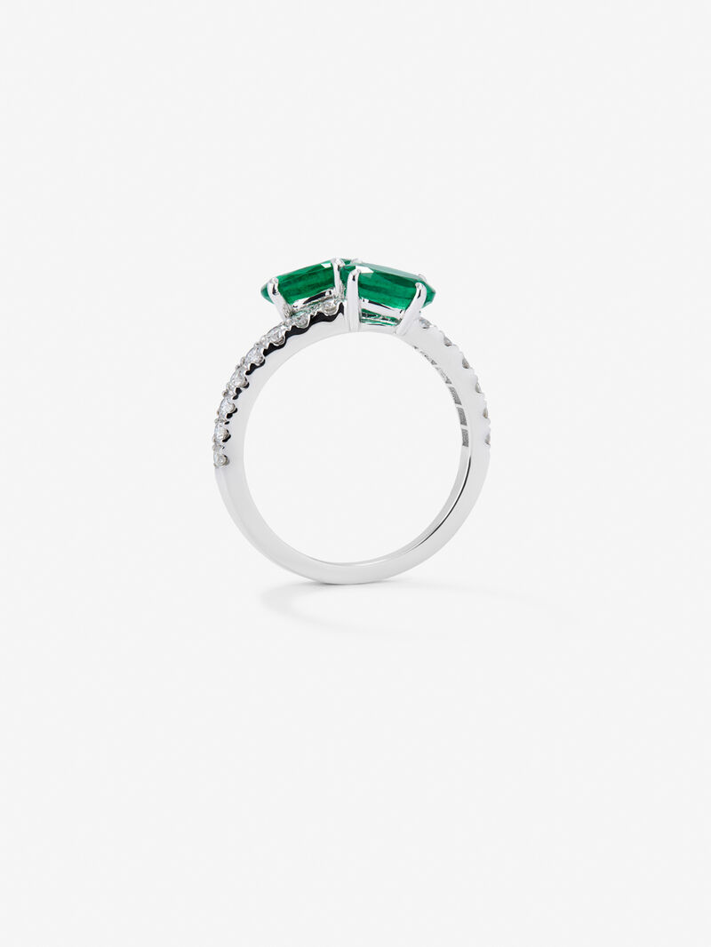 You and I 18k White Gold Ring with green -sized 1.46 cts and white diamonds in a brilliant 0.45 CTS oval size image number 4