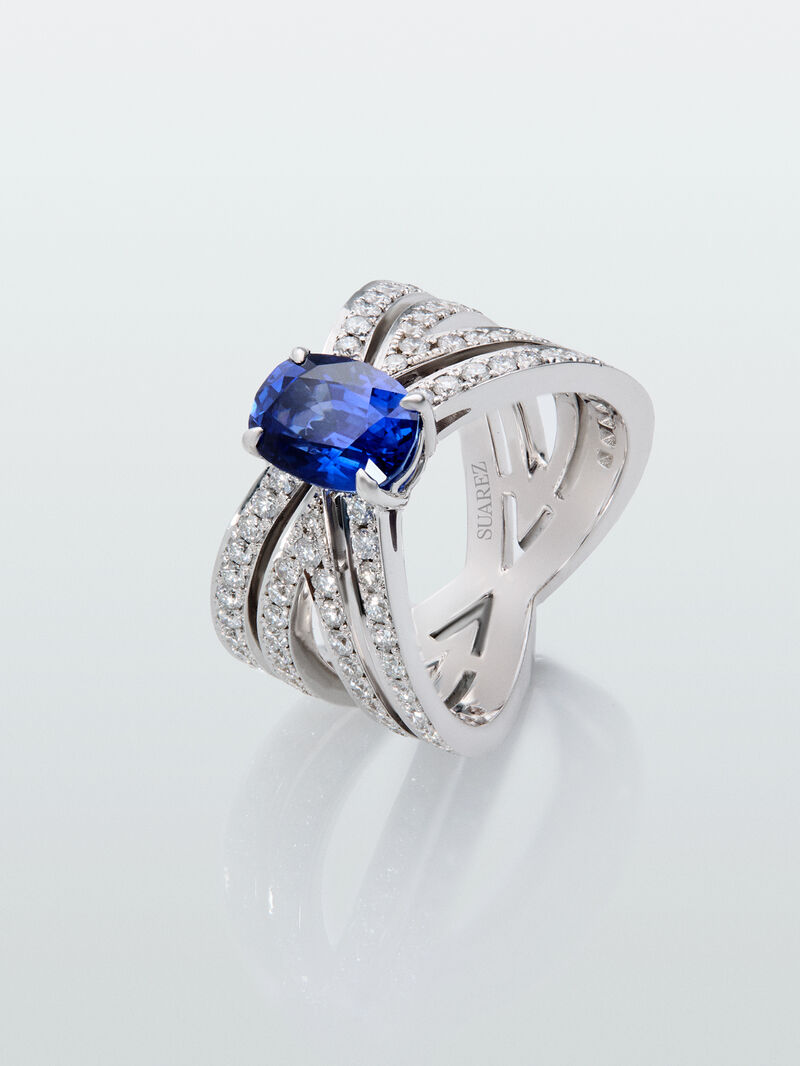 18K white gold multi-arm ring with oval-cut blue sapphire of 2.47 cts and brilliant-cut diamonds with a total of 1.09 cts image number 0