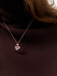 Colgante cruz y corazón de oro rosa de 18kt con diamantes y zafiros rosas, PT22031-OROBDZR_V