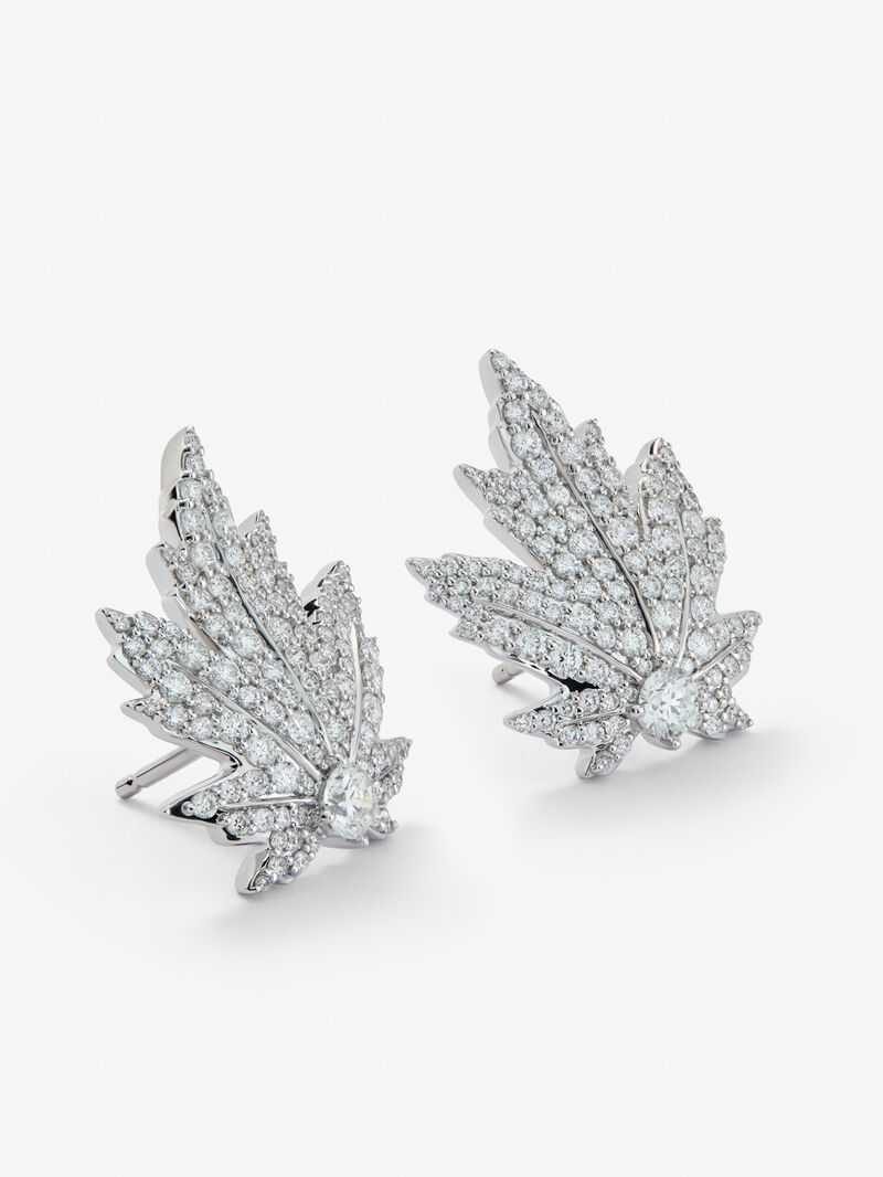 Maple Leaf 18K White Gold Earrings with Central and Pavé Diamonds image number 1