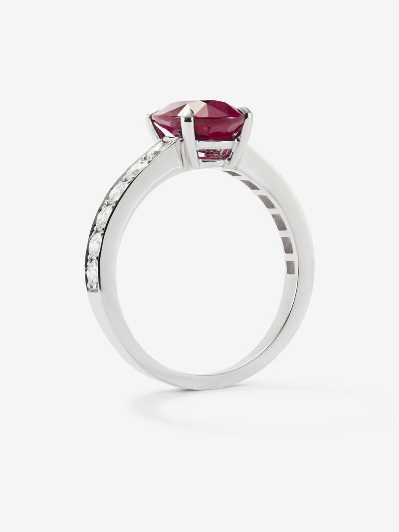18K white gold ring with oval-cut pigeon red ruby ​​of 2.49 cts and 12 brilliant-cut diamonds with a total of 0.51 cts image number 4