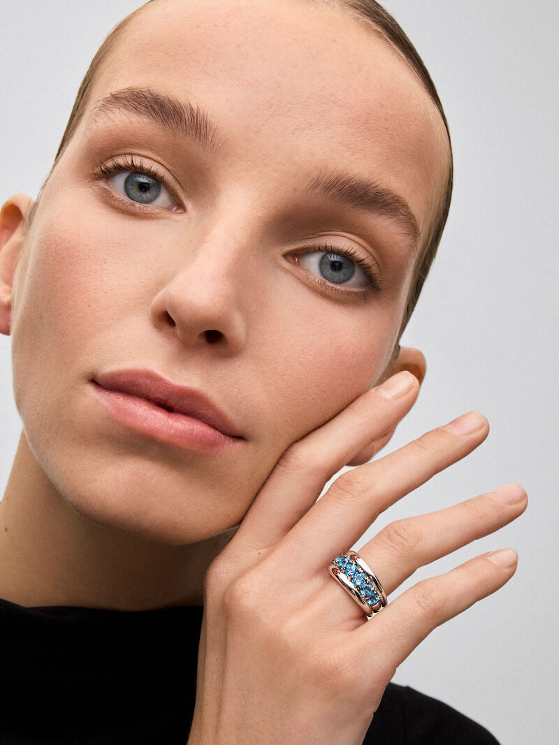 925 silver ring with brilliant-cut Swiss blue topaz pavé image number 1