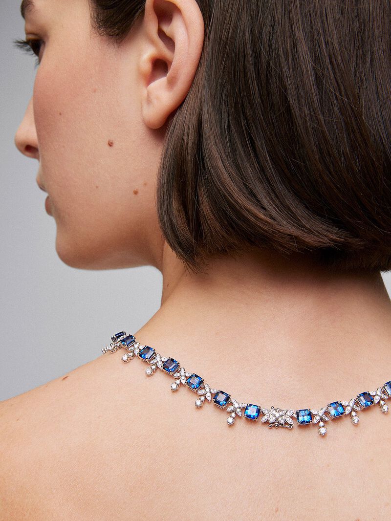 18K white gold necklace with 34 octagonal-cut blue sapphires with a total of 40.98 cts and 460 brilliant-cut diamonds with a total of 9.48 cts image number 5