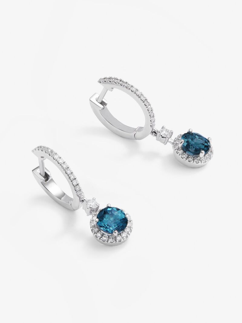 18K white gold hoop earrings with 2 brilliant-cut London blue topazes with a total of 1.18 cts and 62 brilliant-cut diamonds with a total of 0.3 cts image number 2