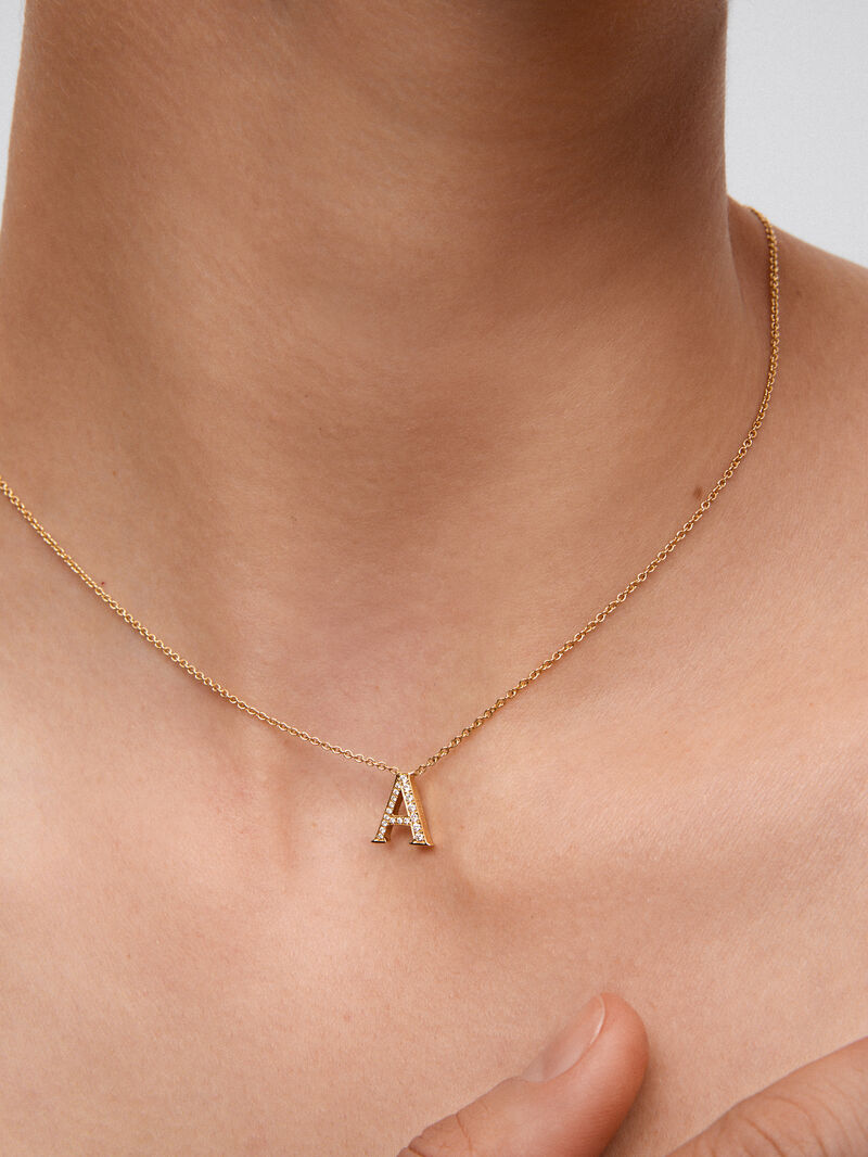 18K yellow gold pendant with letter A and 12 brilliant-cut diamonds with a total of 0.07 cts image number 3