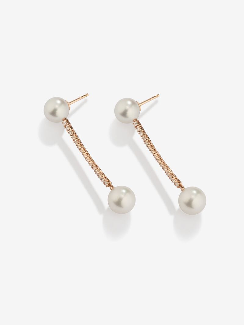 Long hanging earrings of 18K rose gold with diamond and pearl. image number 2