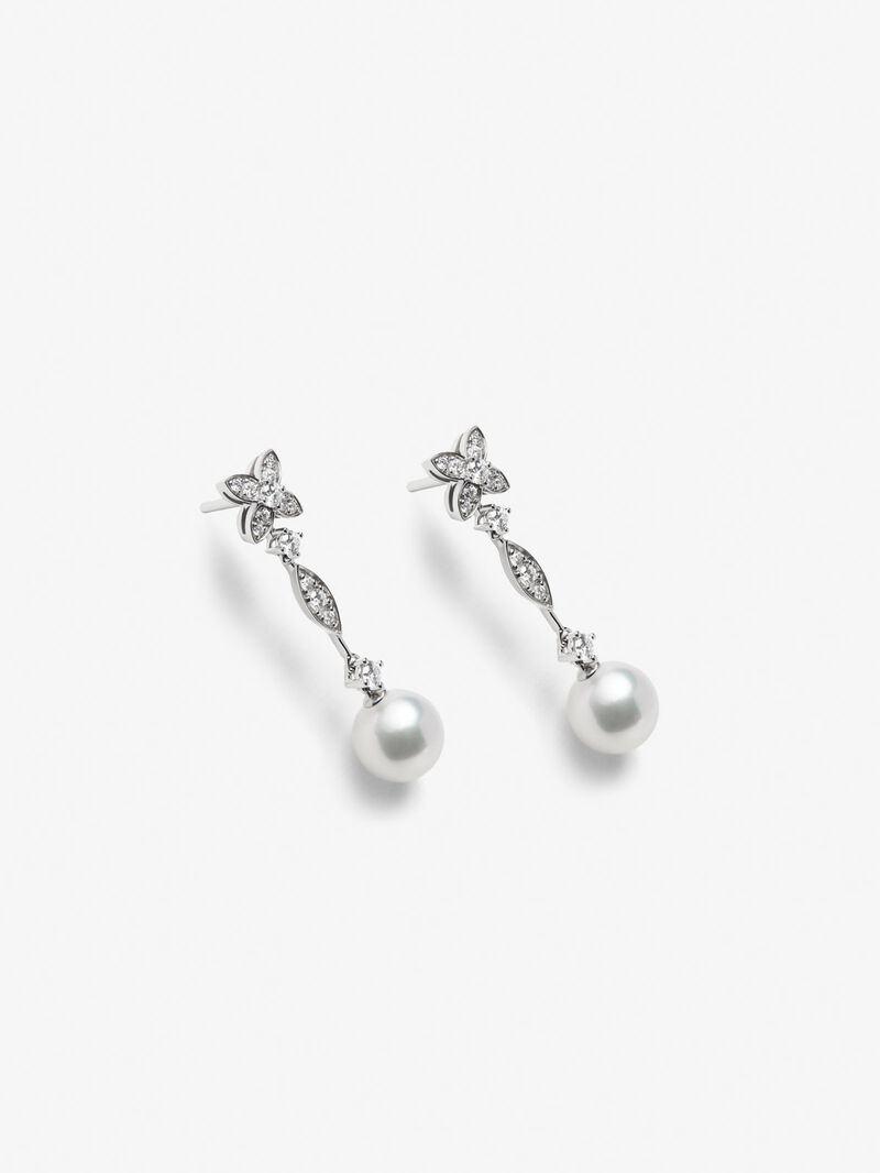 18K white gold earrings with 28 brilliant-cut diamonds with a total of 0.59 cts and 2 8.5 mm Akoya pearls image number 2